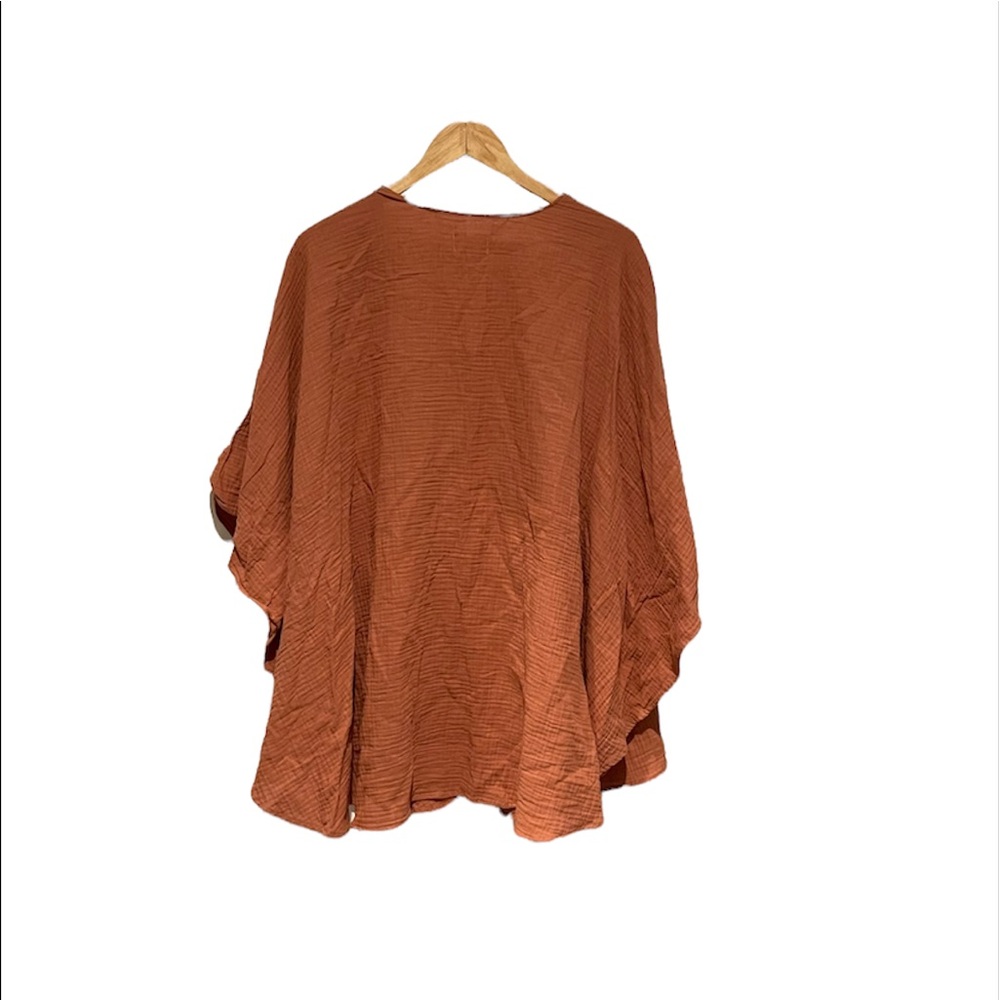 Universal Thread Rust Open Front Top - Picture 2 of 4
